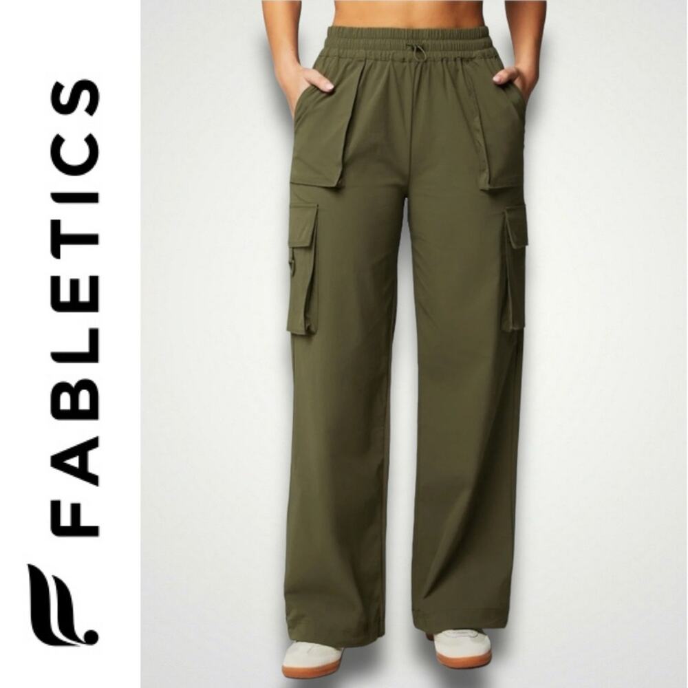 Fabletics NWT Heights Cargo Pant Utility Green XL